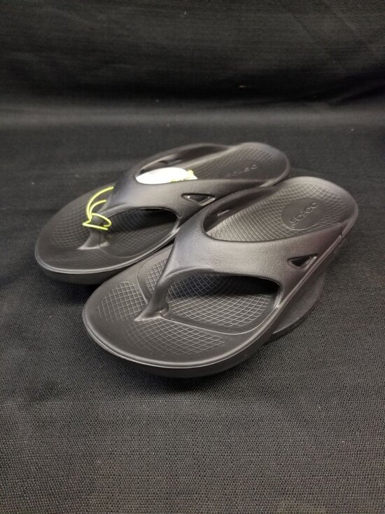 Sandals_&_Flip_Flops